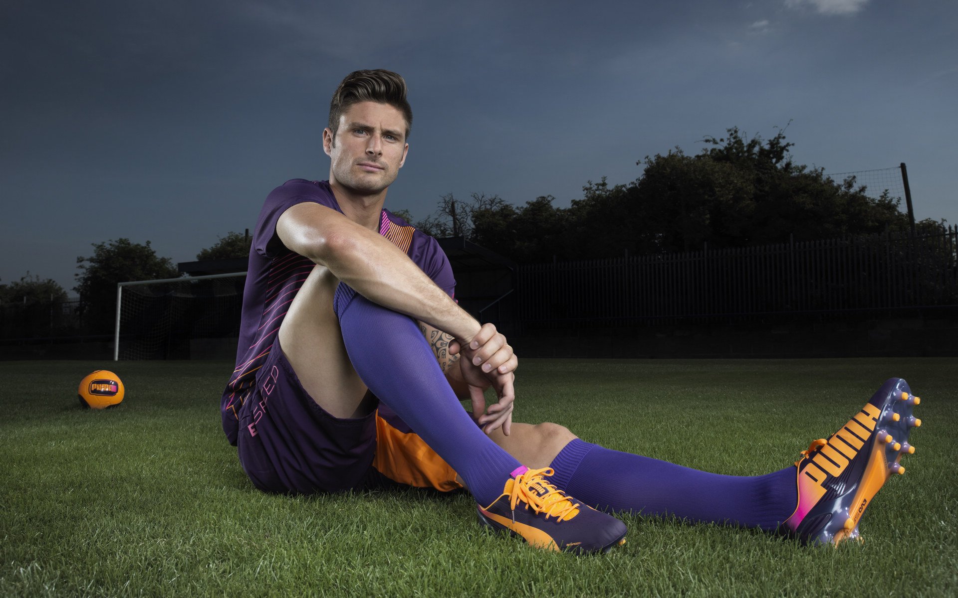 开云app-穆里尼奥与球迷互动化解误会，穆里尼奥踢球经历